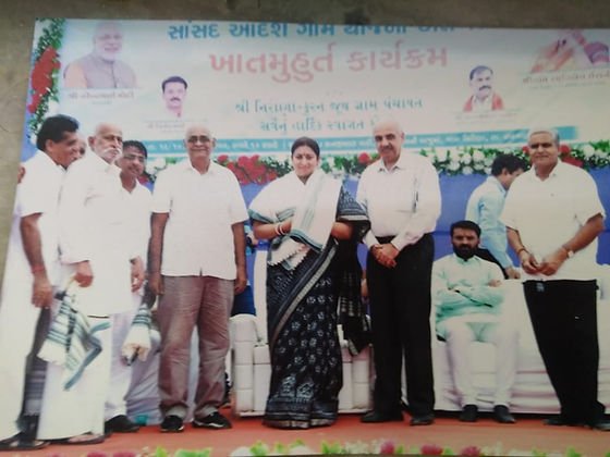 With Smt. Smruti Irani at Nirona N2